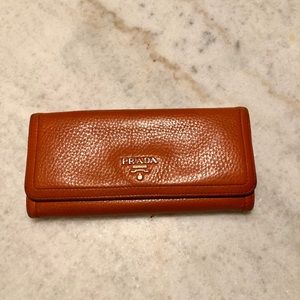 Prada wallet - Papaya - Authentic